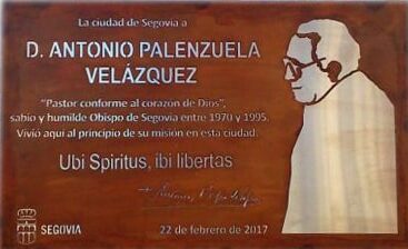 Placa en honor al Obispo Don Antonio Palenzuela Velázquez