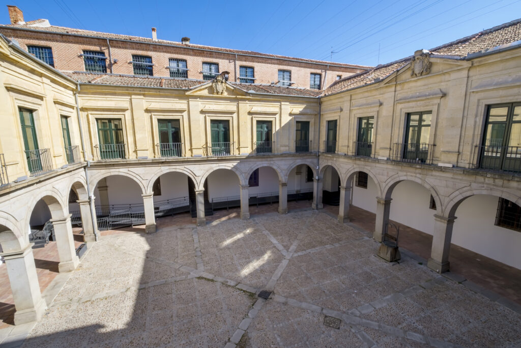 patio palacio episcopal