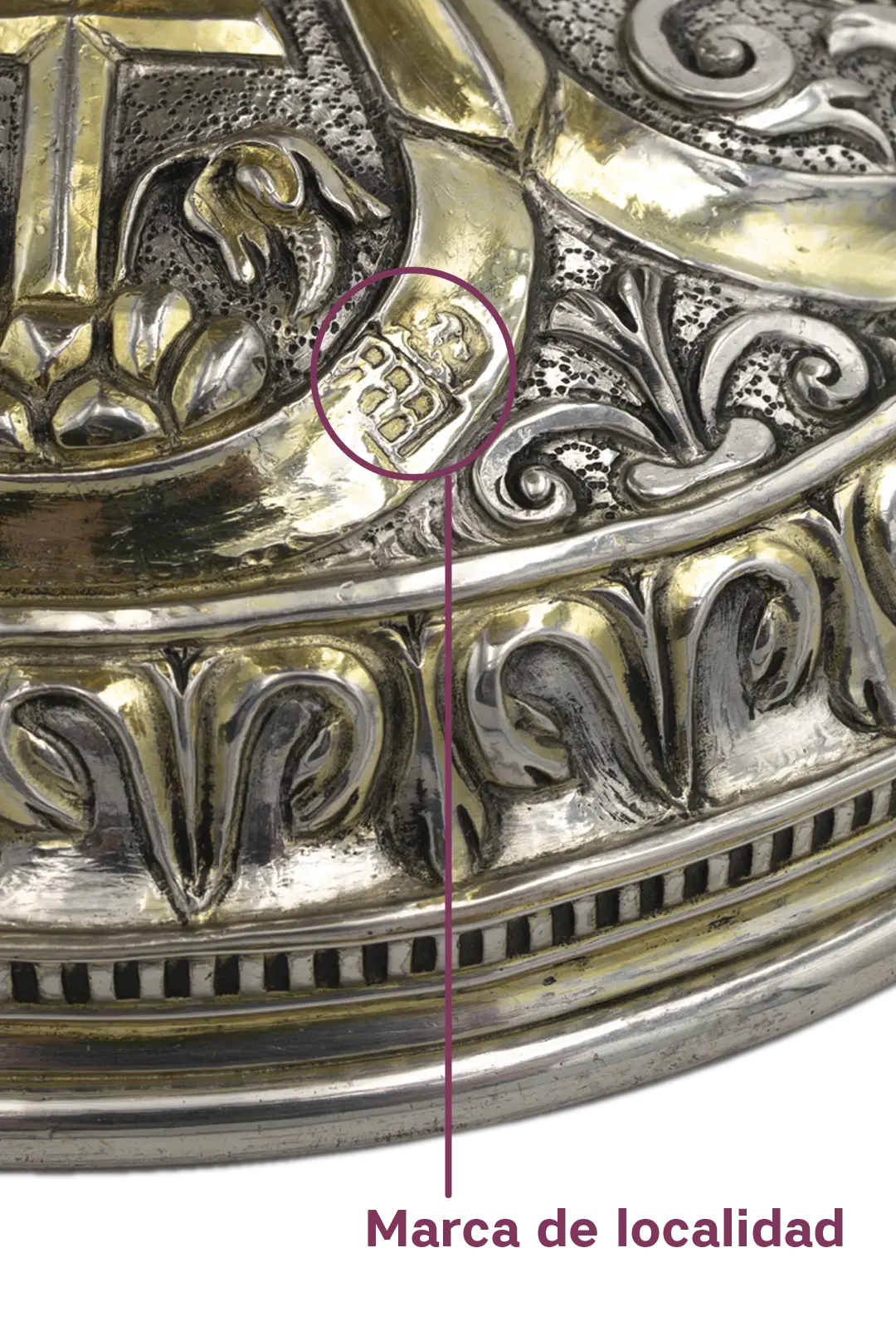 Detalle de la marca de localidad con el acueducto de Segovia en el cáliz de Escalona del Prado