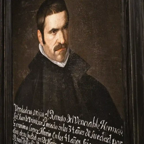 Vista completa del retrato barroco de Juan de Briviesca, obra de Jerónimo López Polanco, en el Palacio Episcopal de Segovia